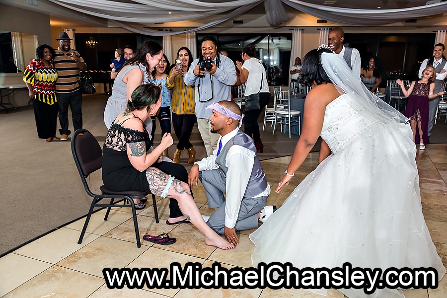 groom garter toss